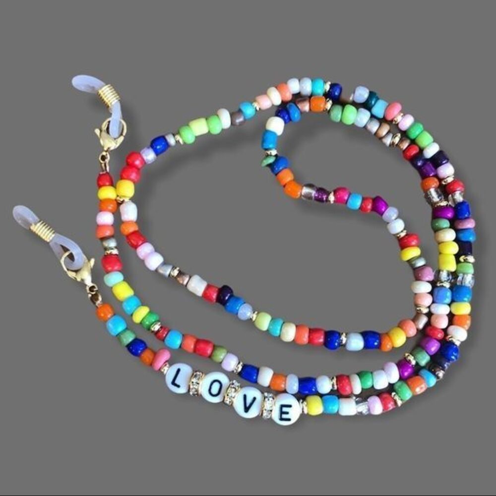 Eyeglass chain “LOVE”